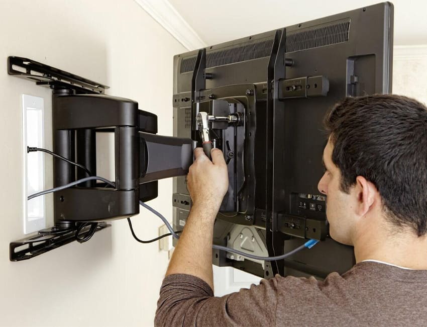 Установка кронштейнов для ТВ, СВЧ